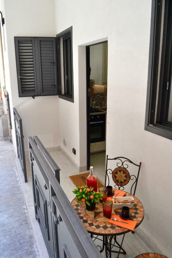 I Pupi - Sicilian Apartment Джардіні-Наксос Екстер'єр фото